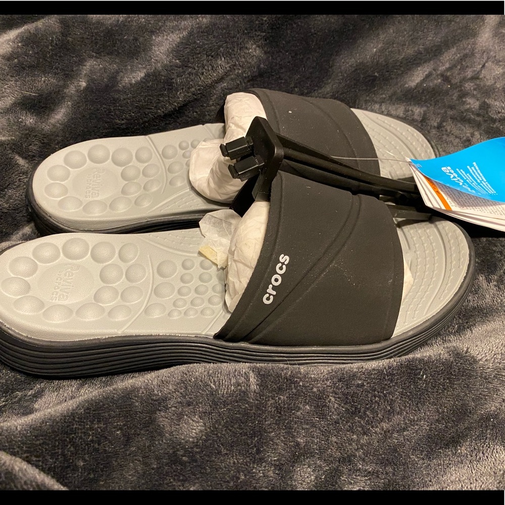 NEW crocs reviva slide on sandals women’s size 9